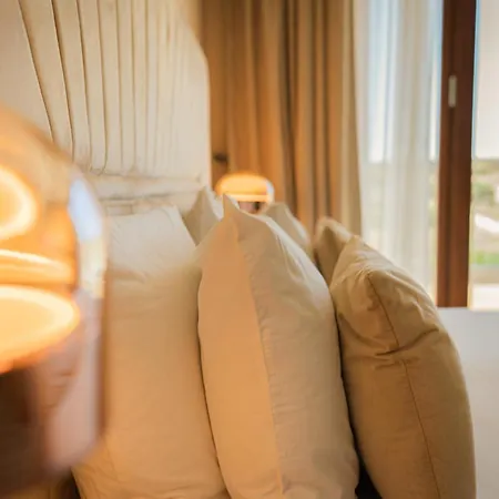 Santa Lucia Boutique מלון 4*